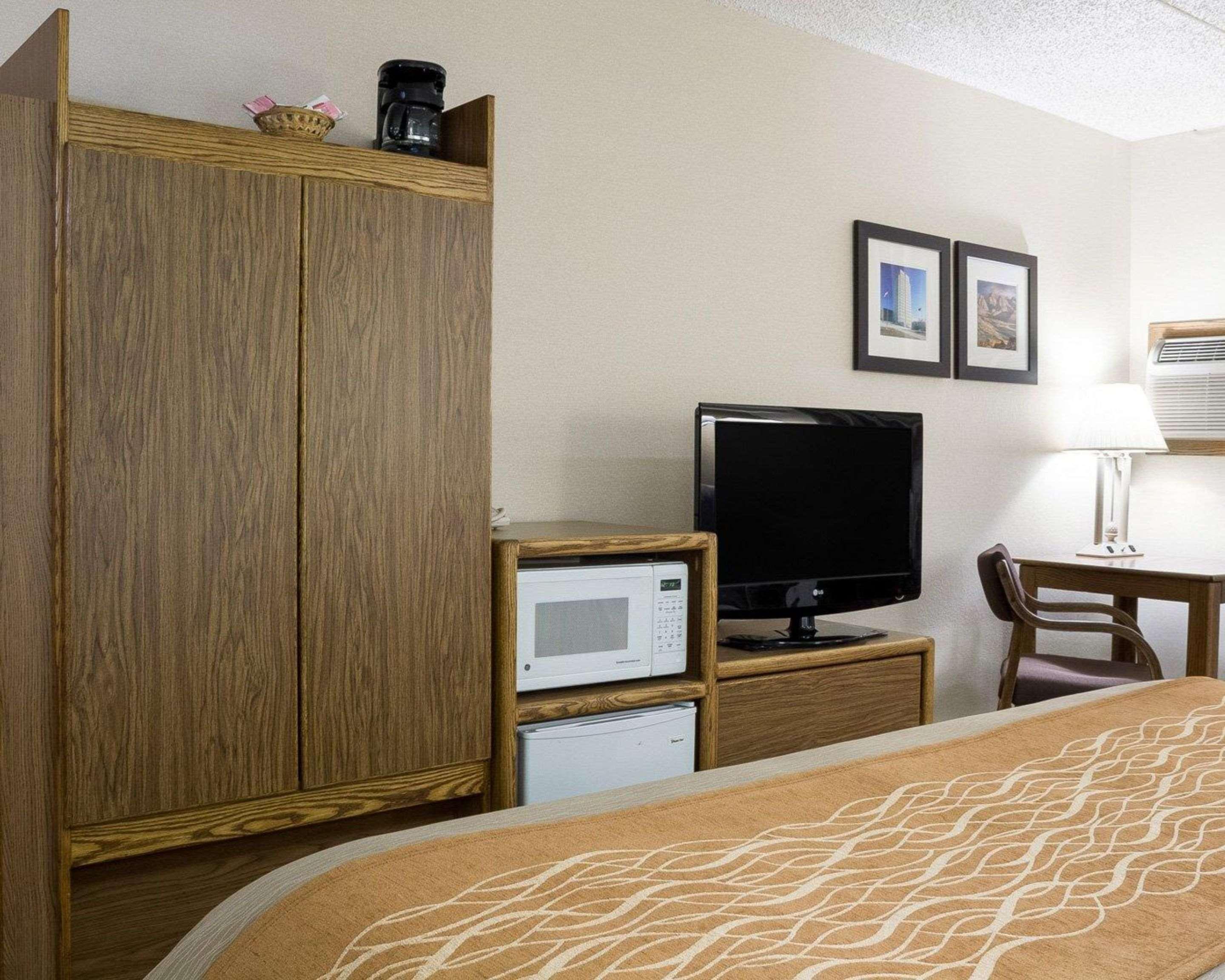 Quality Inn Bismarck I-94 Exterior photo