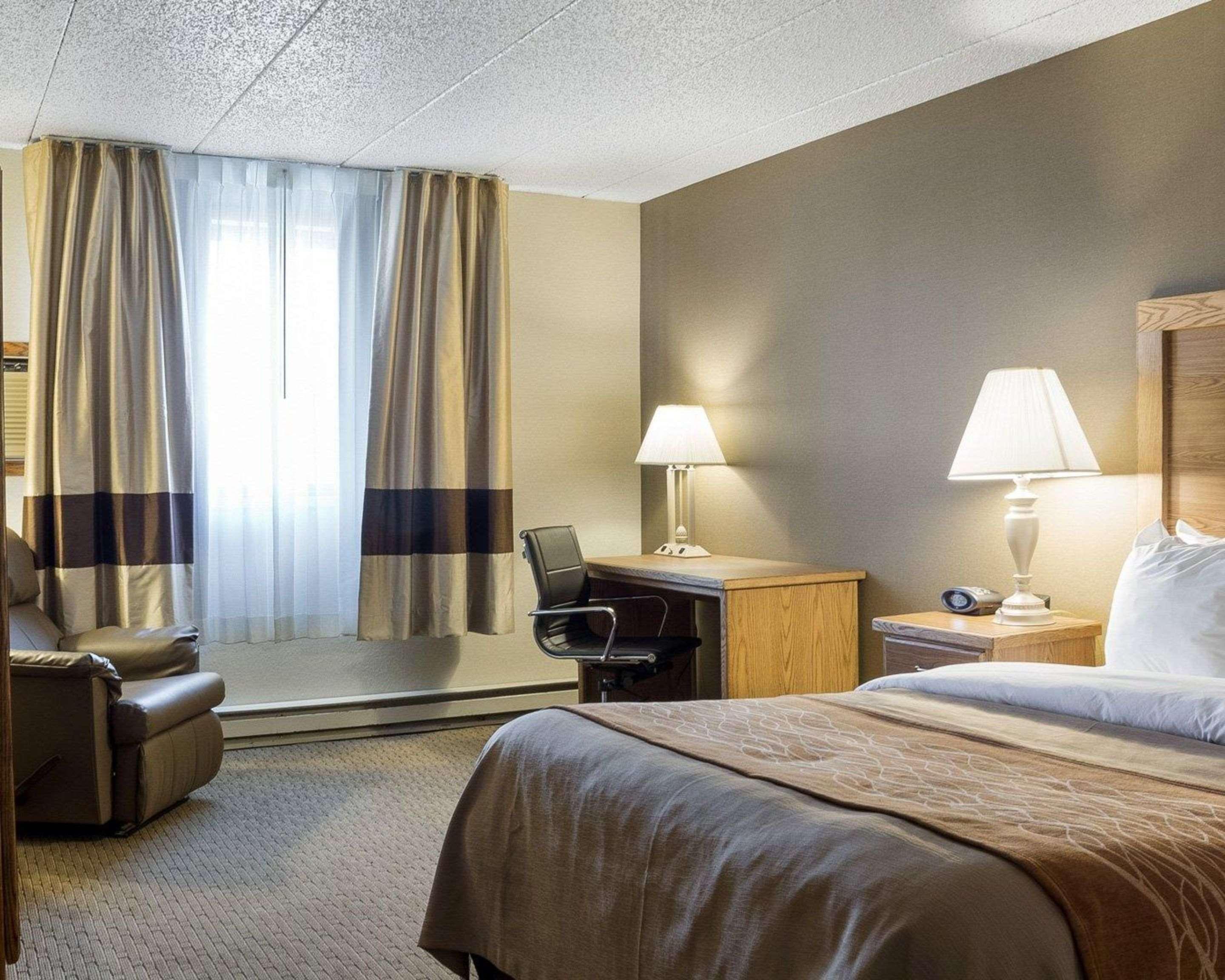 Quality Inn Bismarck I-94 Exterior photo