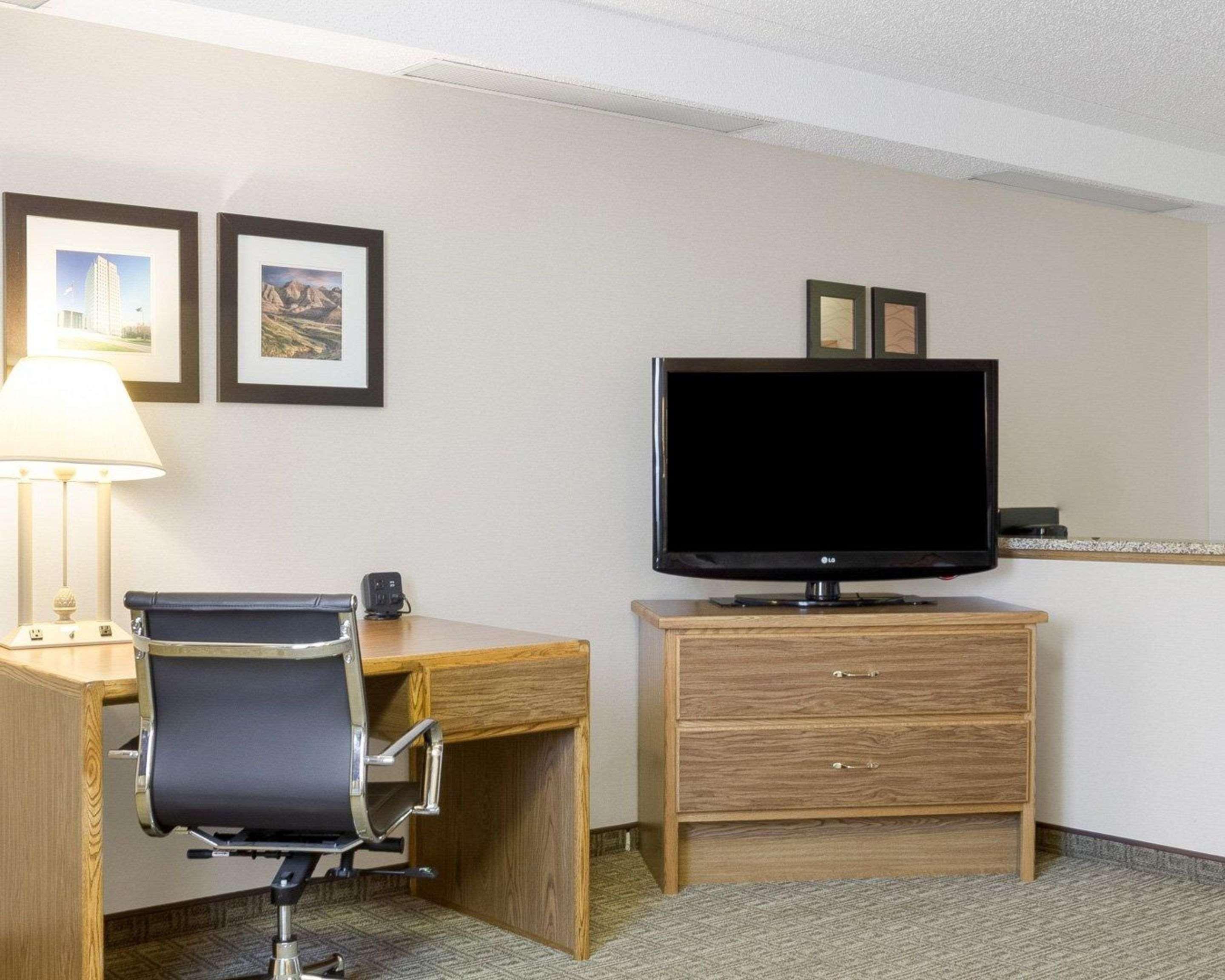 Quality Inn Bismarck I-94 Exterior photo
