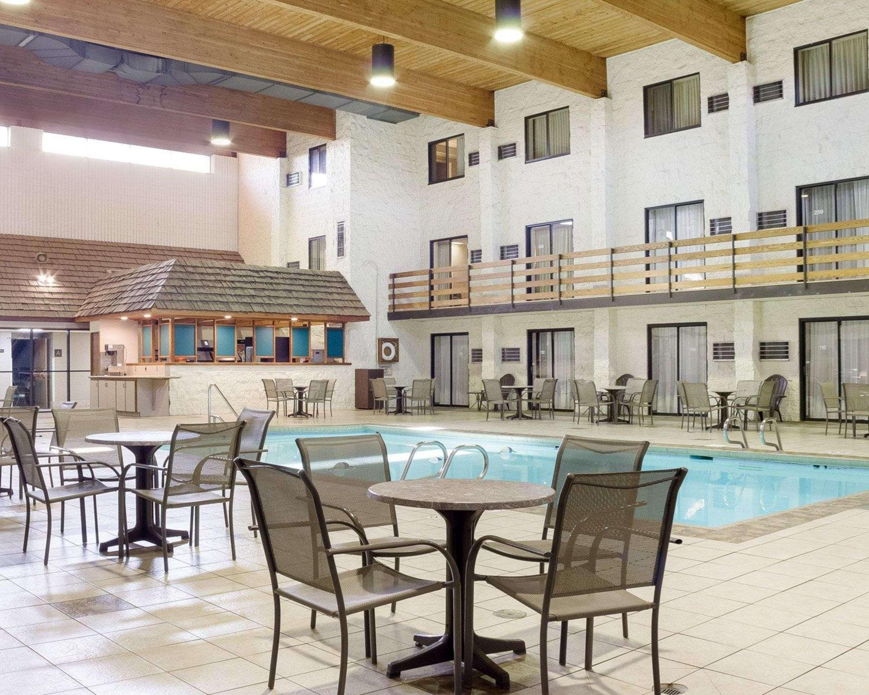 Quality Inn Bismarck I-94 Exterior photo