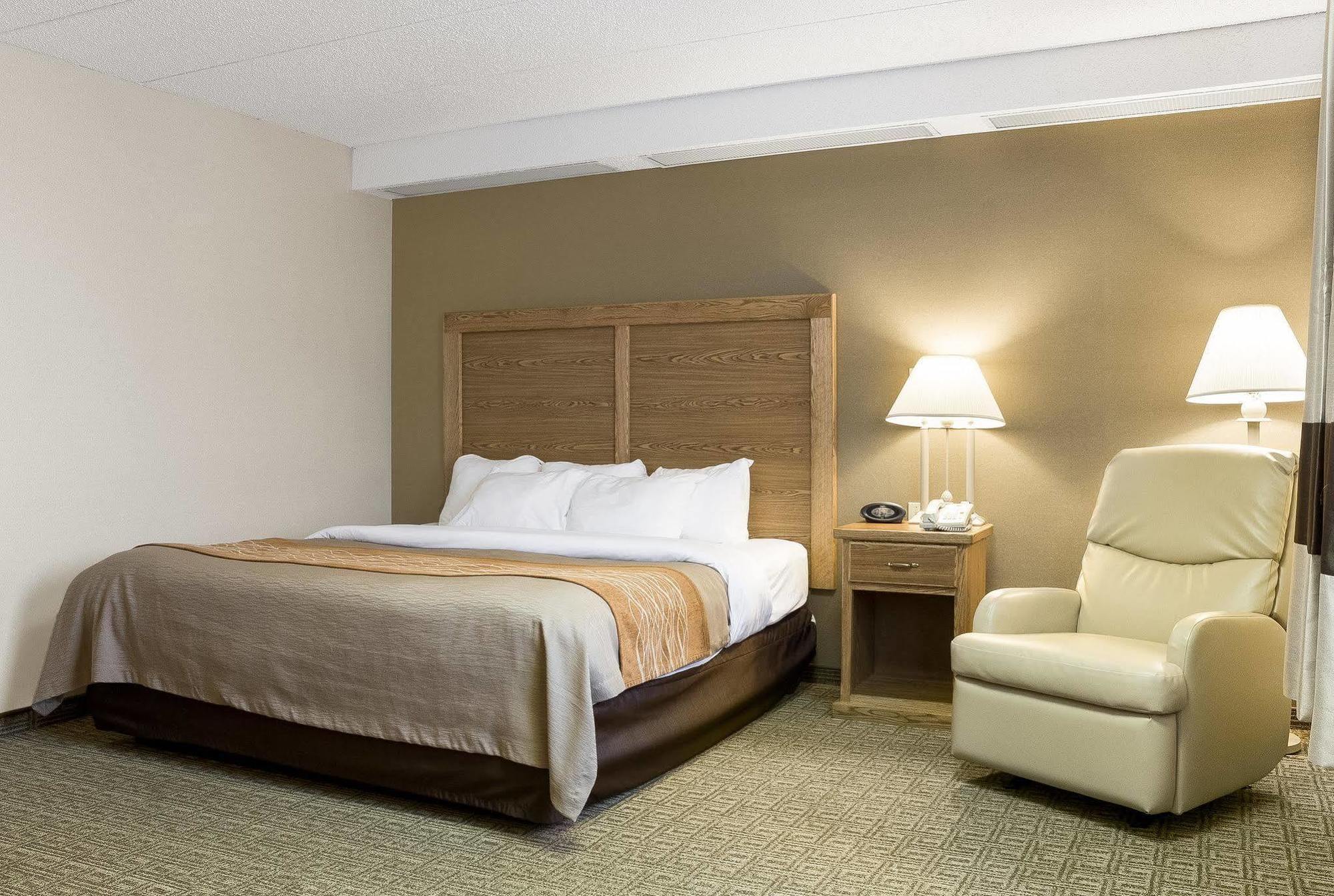Quality Inn Bismarck I-94 Exterior photo