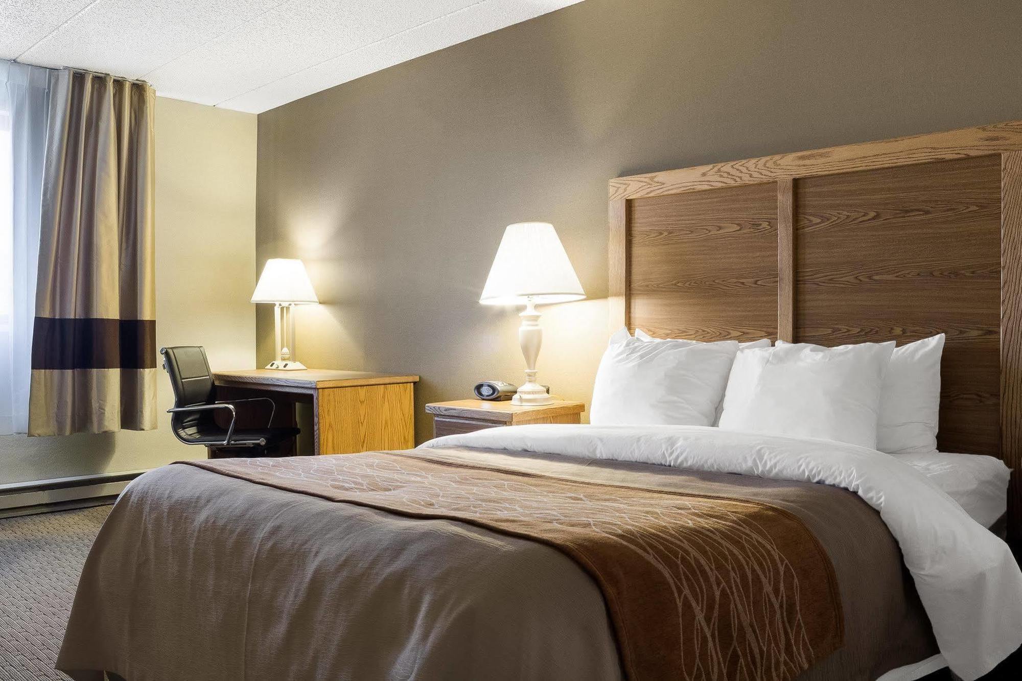 Quality Inn Bismarck I-94 Exterior photo