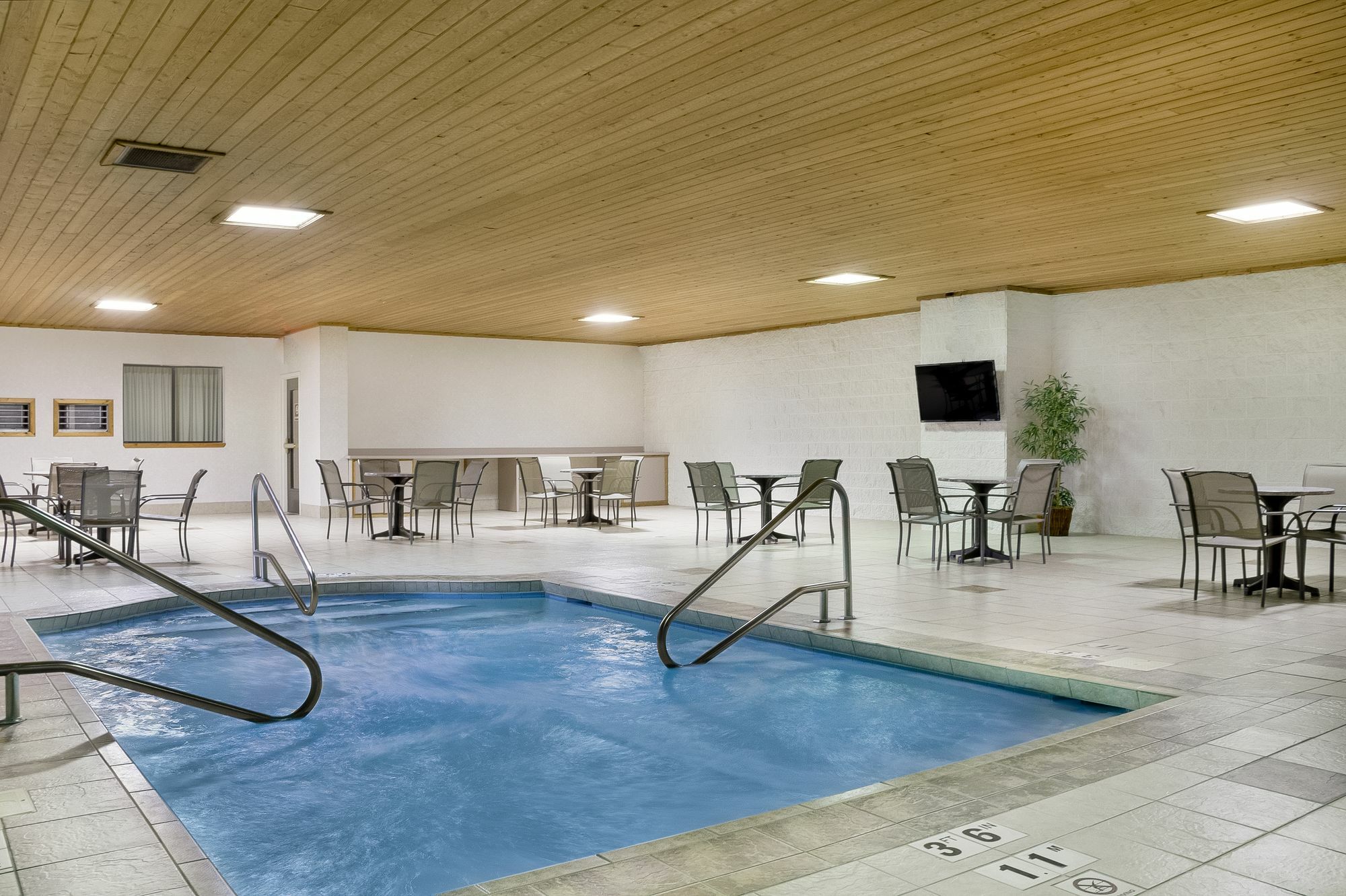 Quality Inn Bismarck I-94 Exterior photo