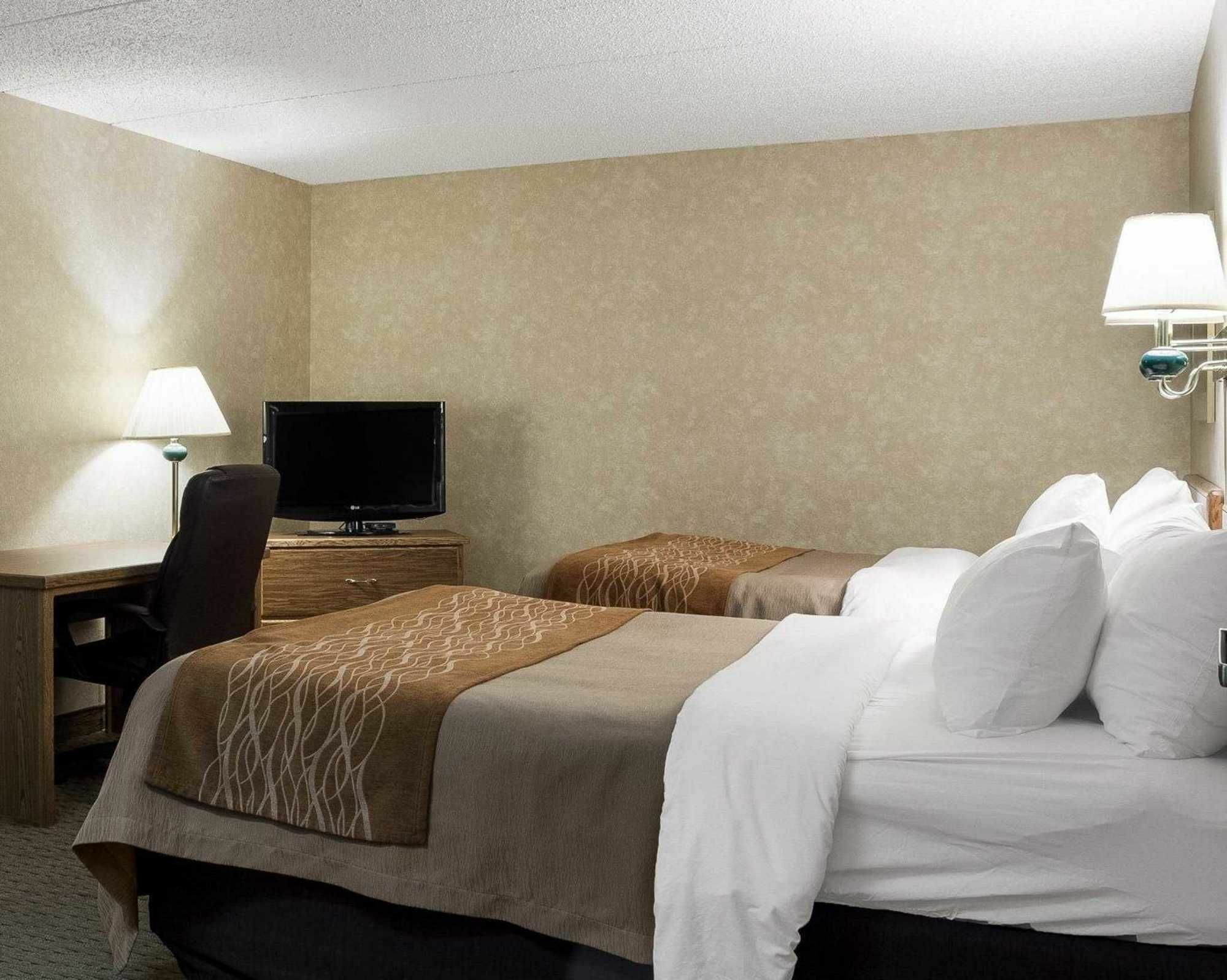 Quality Inn Bismarck I-94 Exterior photo