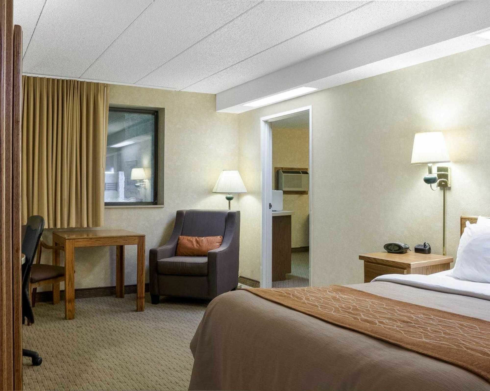 Quality Inn Bismarck I-94 Exterior photo